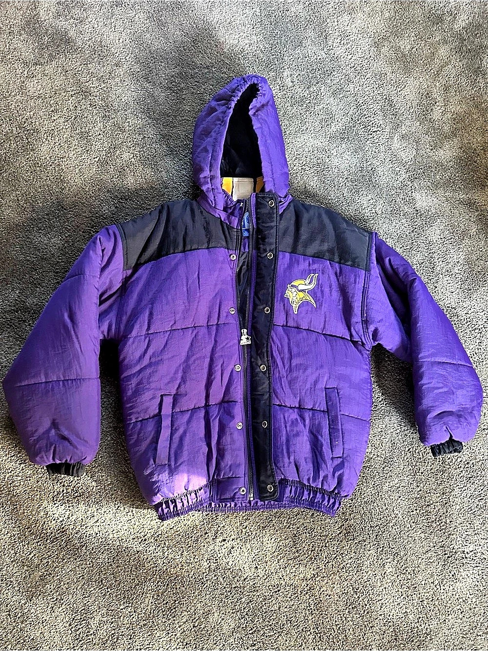 VINTAGE | Starter | Minnesota Vikings NFL Hooded Puffer Jacket